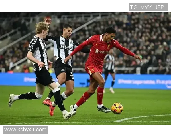 英超激战本菲卡与曼联战成平局争议判罚引发全场热议